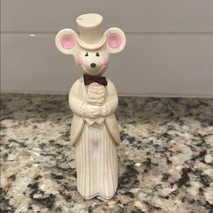 Vintage Avon “Church Mouse Groom” Figural Cologne Bottle Delicate Daisies 1970s